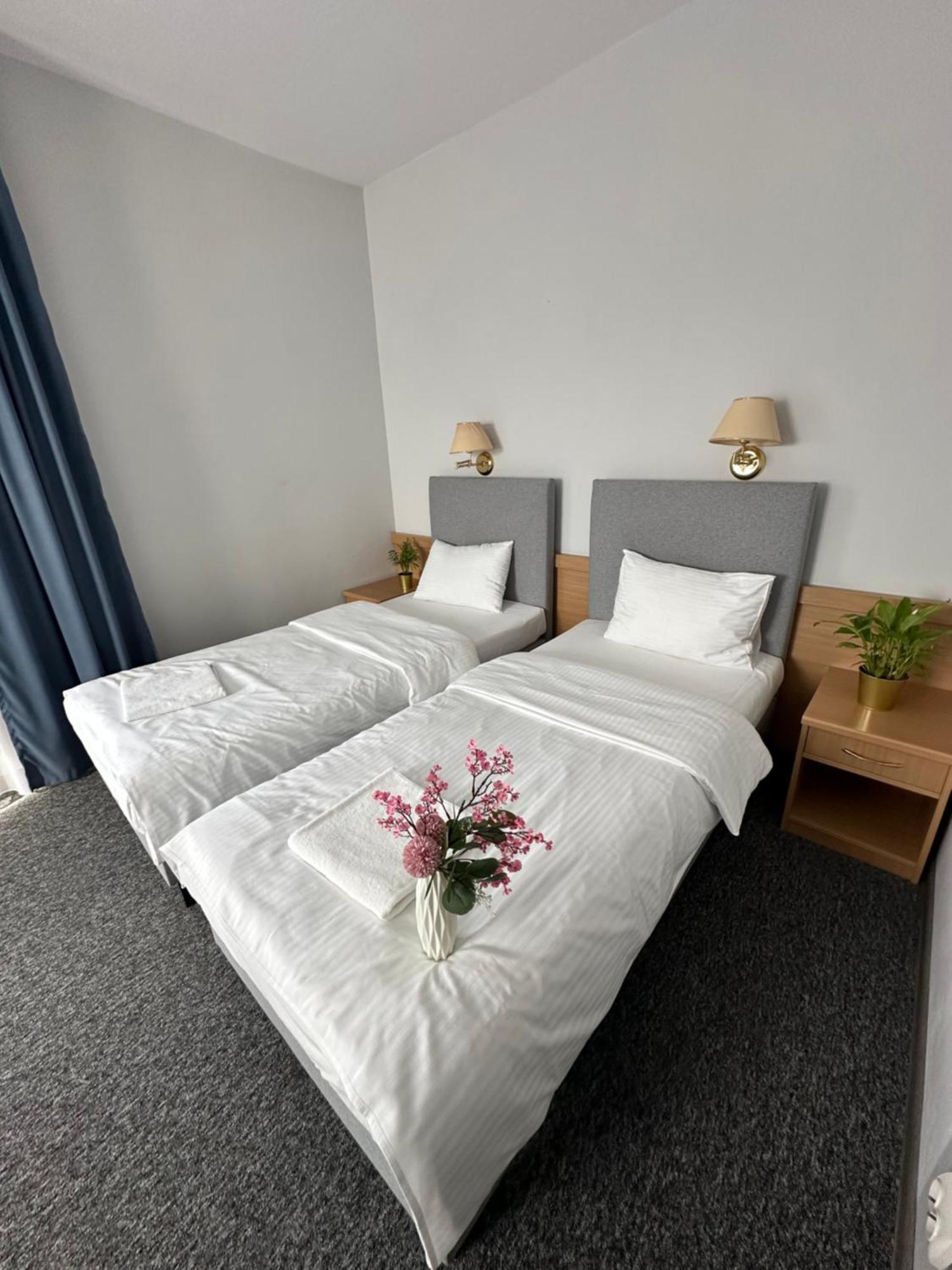 Lezzet B&B Pokoj Goscinny & Turkishrestaurant Варшава Экстерьер фото