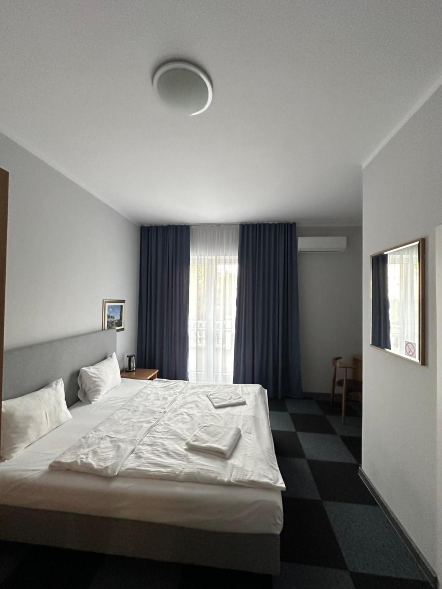 Lezzet B&B Pokoj Goscinny & Turkishrestaurant Варшава Экстерьер фото