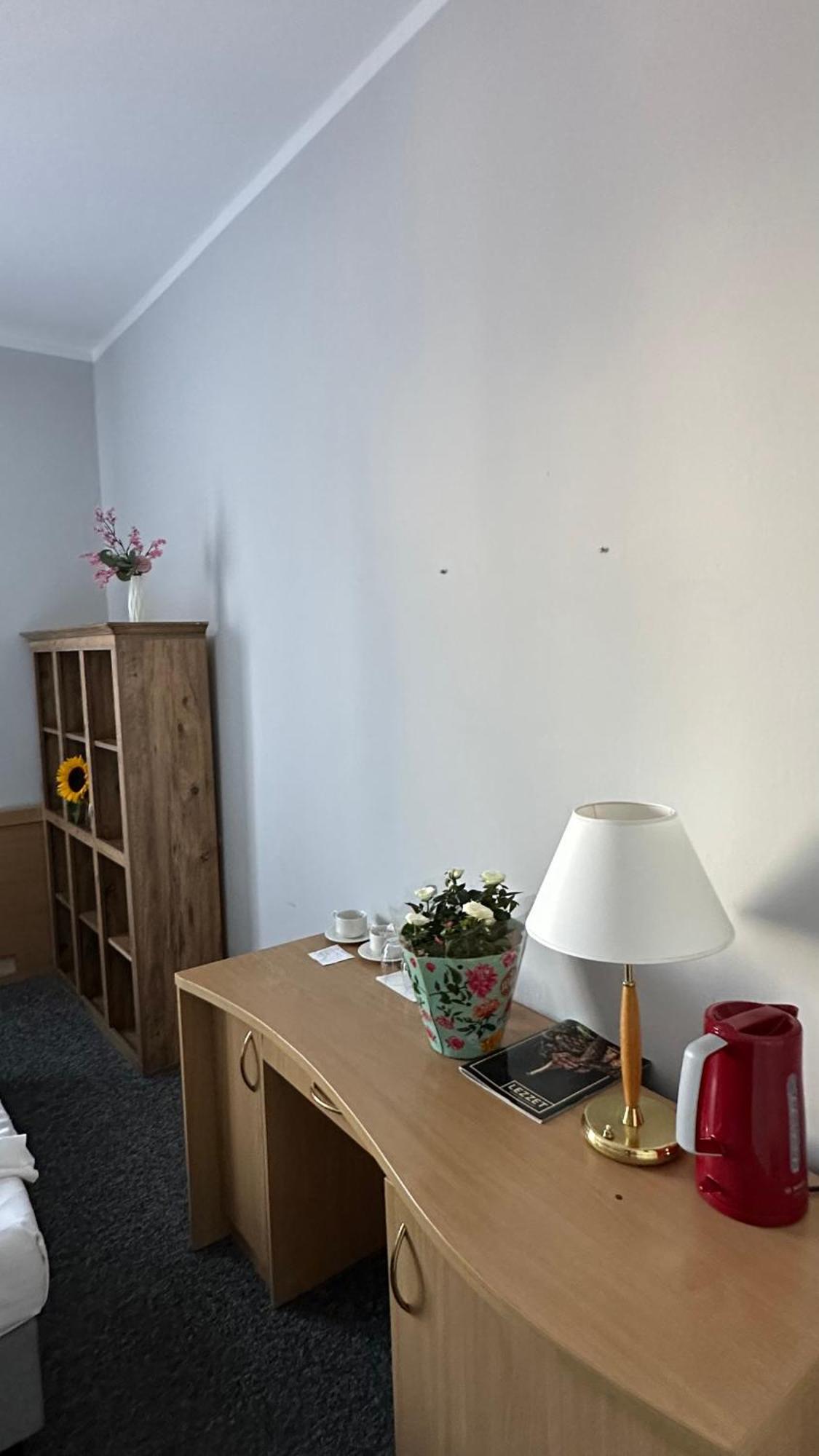 Lezzet B&B Pokoj Goscinny & Turkishrestaurant Варшава Экстерьер фото